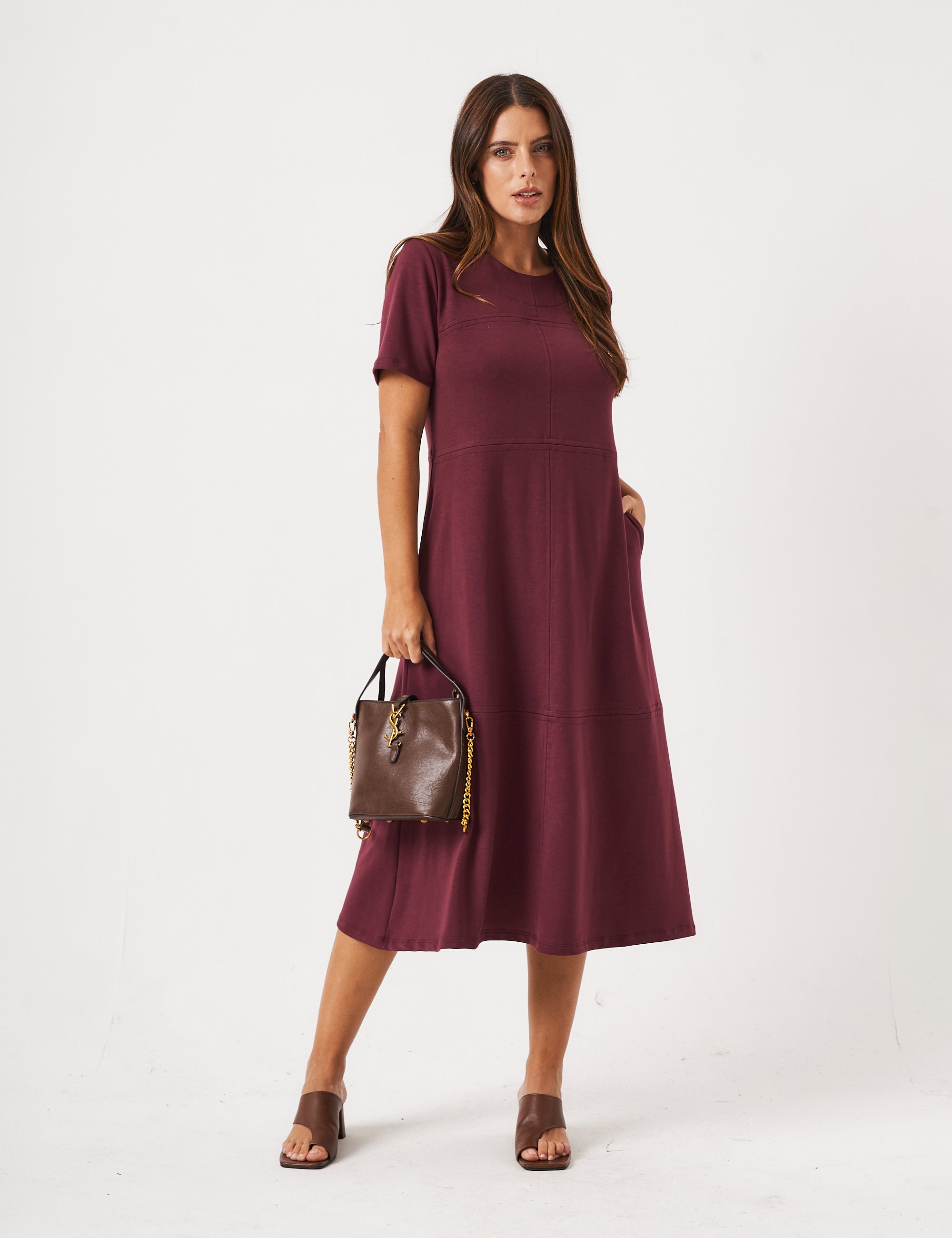 Vestido Linhas Olivia Malbec – Todos os direitos reservados à