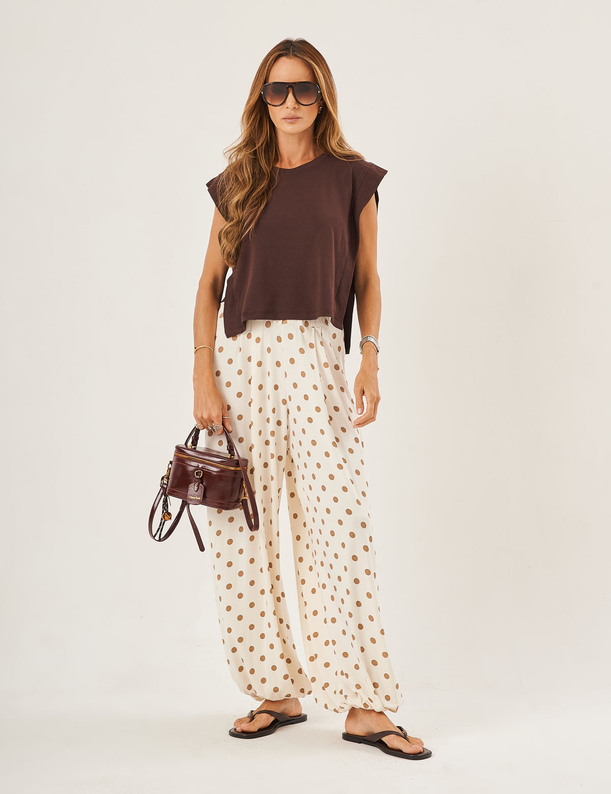 Conjunto Blusa Cleo Marrom e Calça Aladim Poá Bege