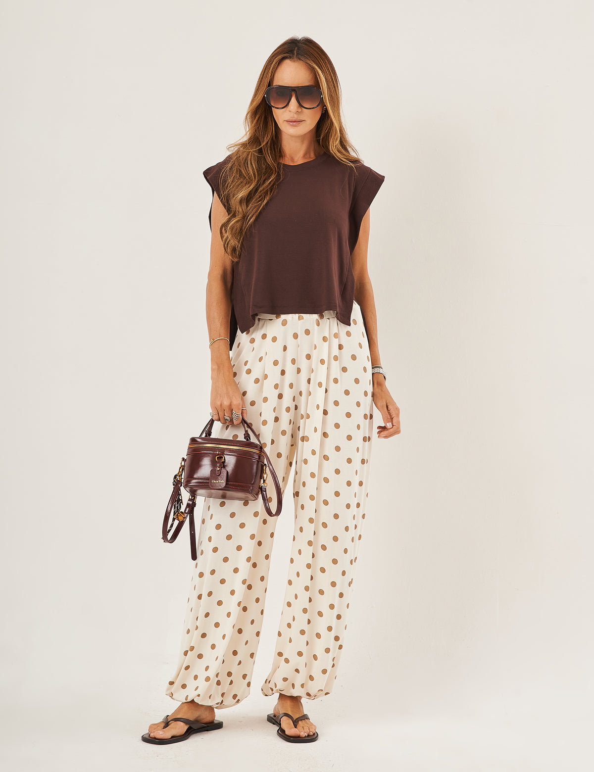 Conjunto Blusa Cleo Marrom e Calça Aladim Poá Bege