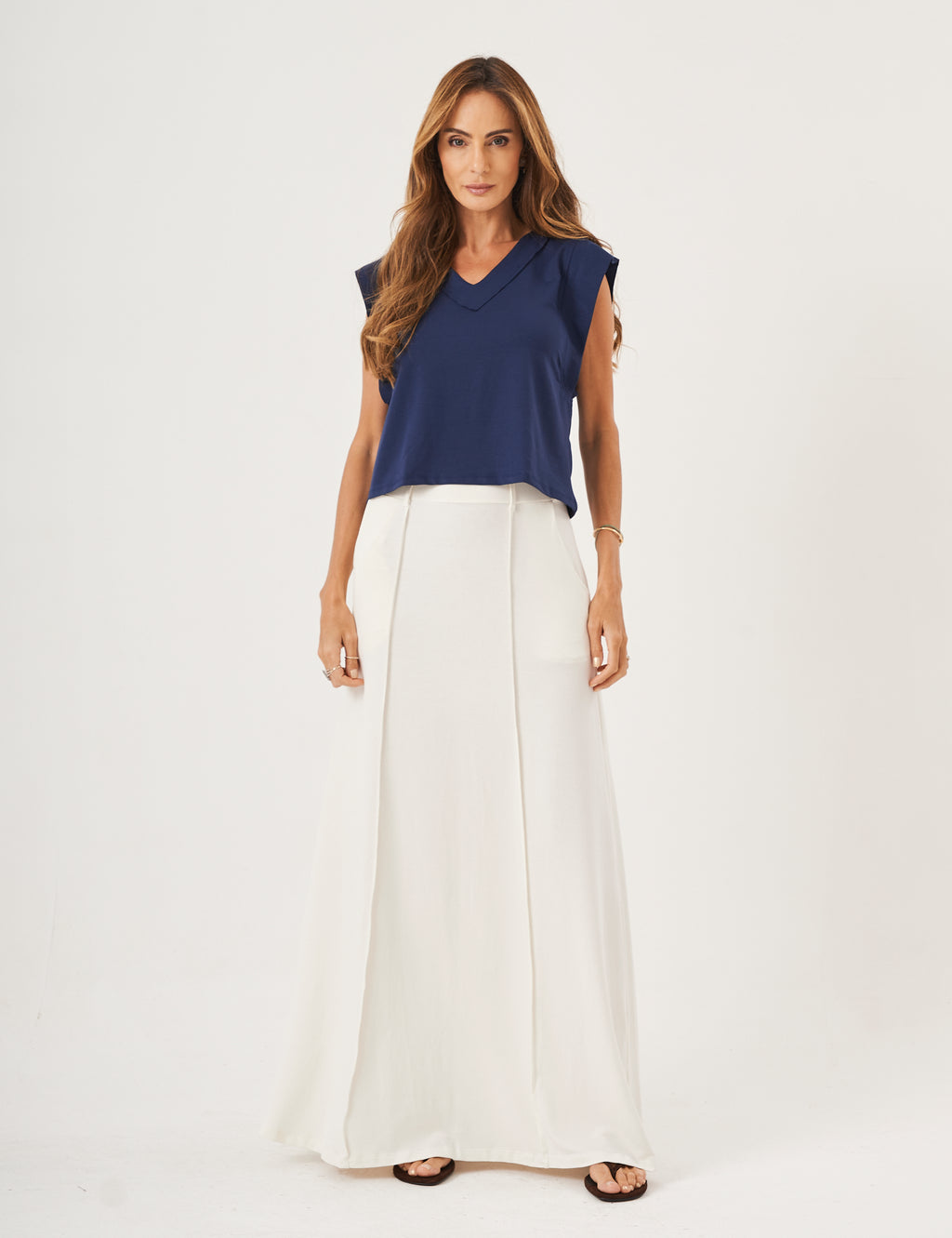 Conjunto Blusa Alessia Azul Marinho e Saia Melanie Off White