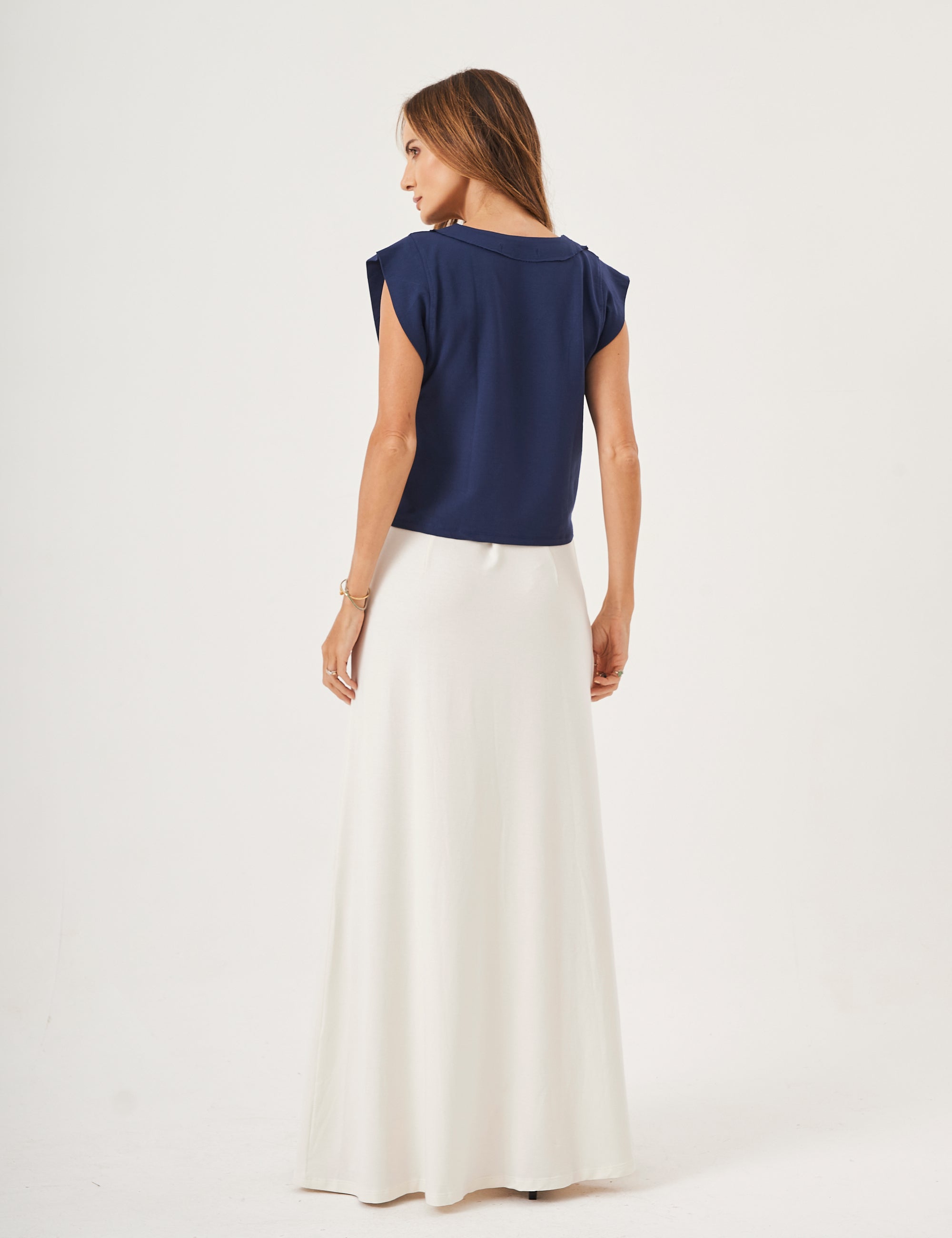 Conjunto Blusa Alessia Azul Marinho e Saia Melanie Off White