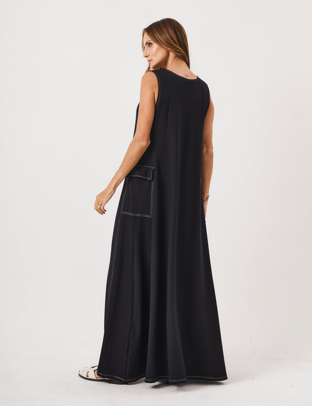 Vestido Pespontado Anastasia Preto