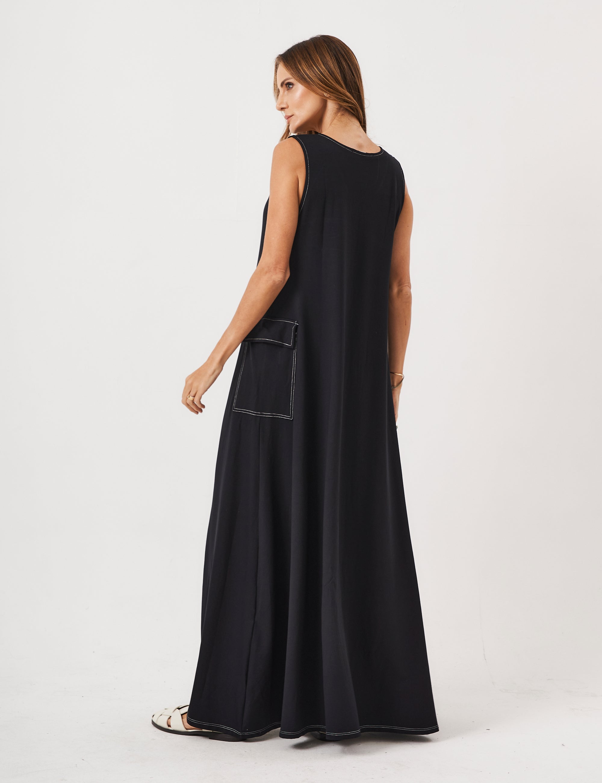 Vestido Pespontado Anastasia Preto
