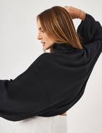 Conjunto Poncho Preto e Saia Alessia Off White