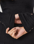 Tricot Preto Com Botões Dourados