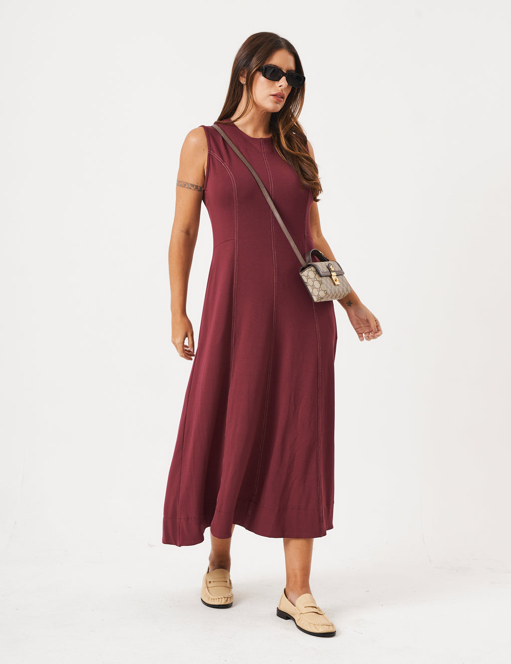 Vestido Pespontado Amelia Malbec