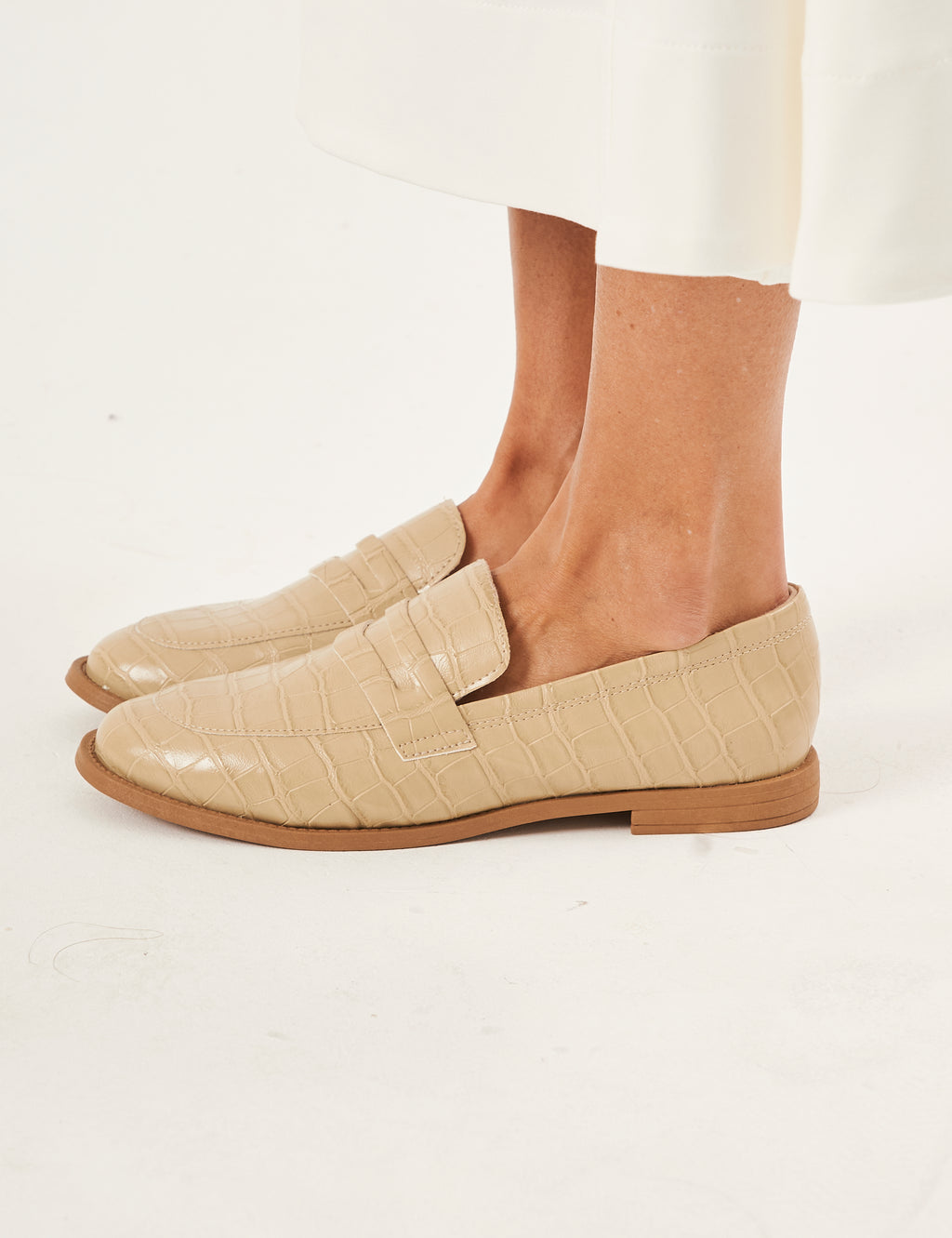 Sapato Loafer Croco Bege