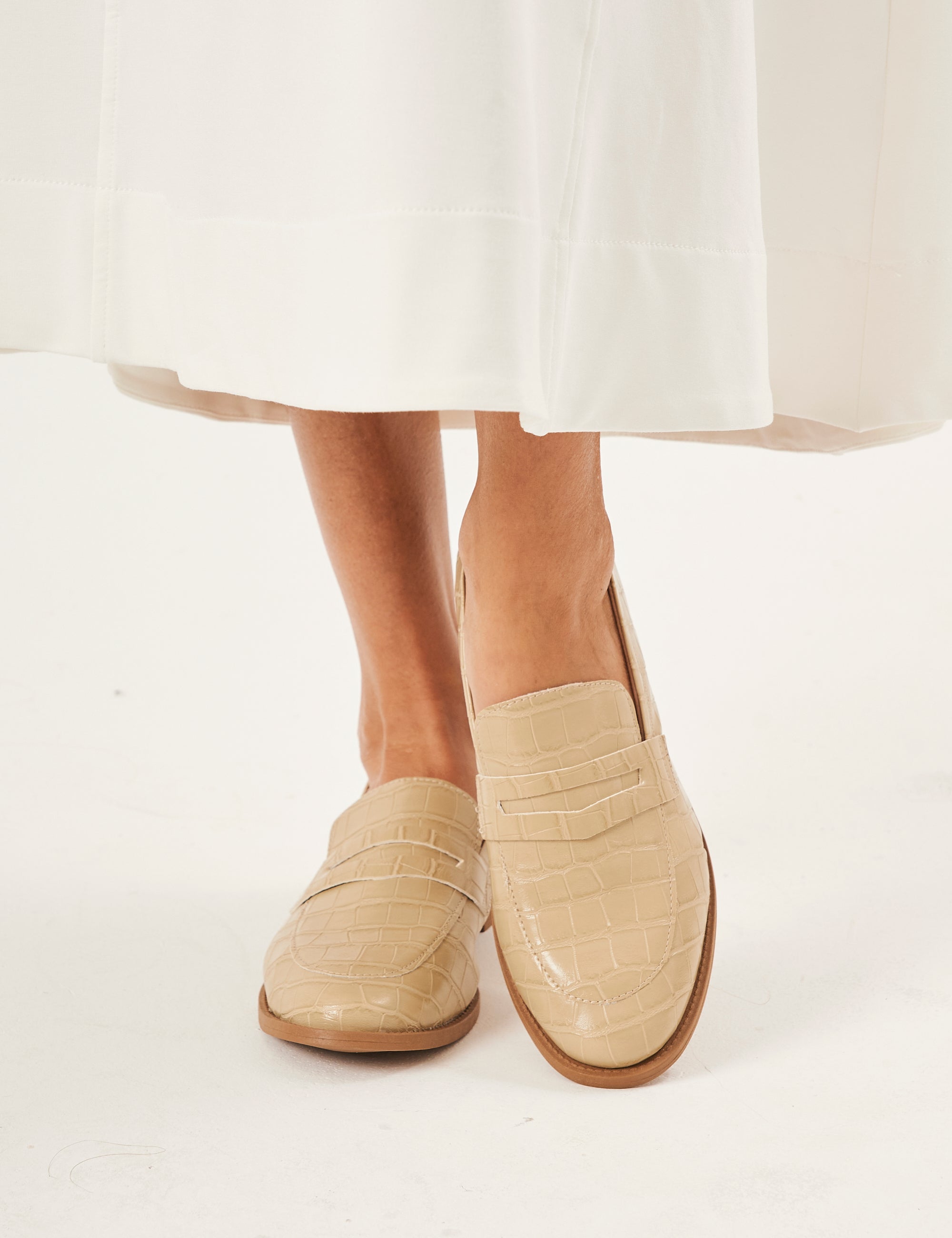 Sapato Loafer Croco Bege