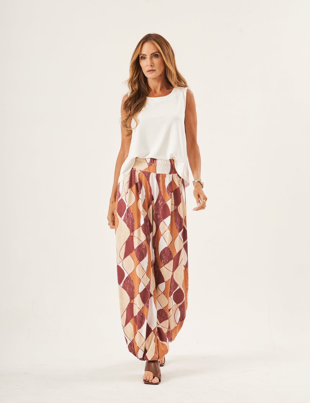 Conjunto Regata Ayla Off White e Calça Cecilia Estampa Malbec