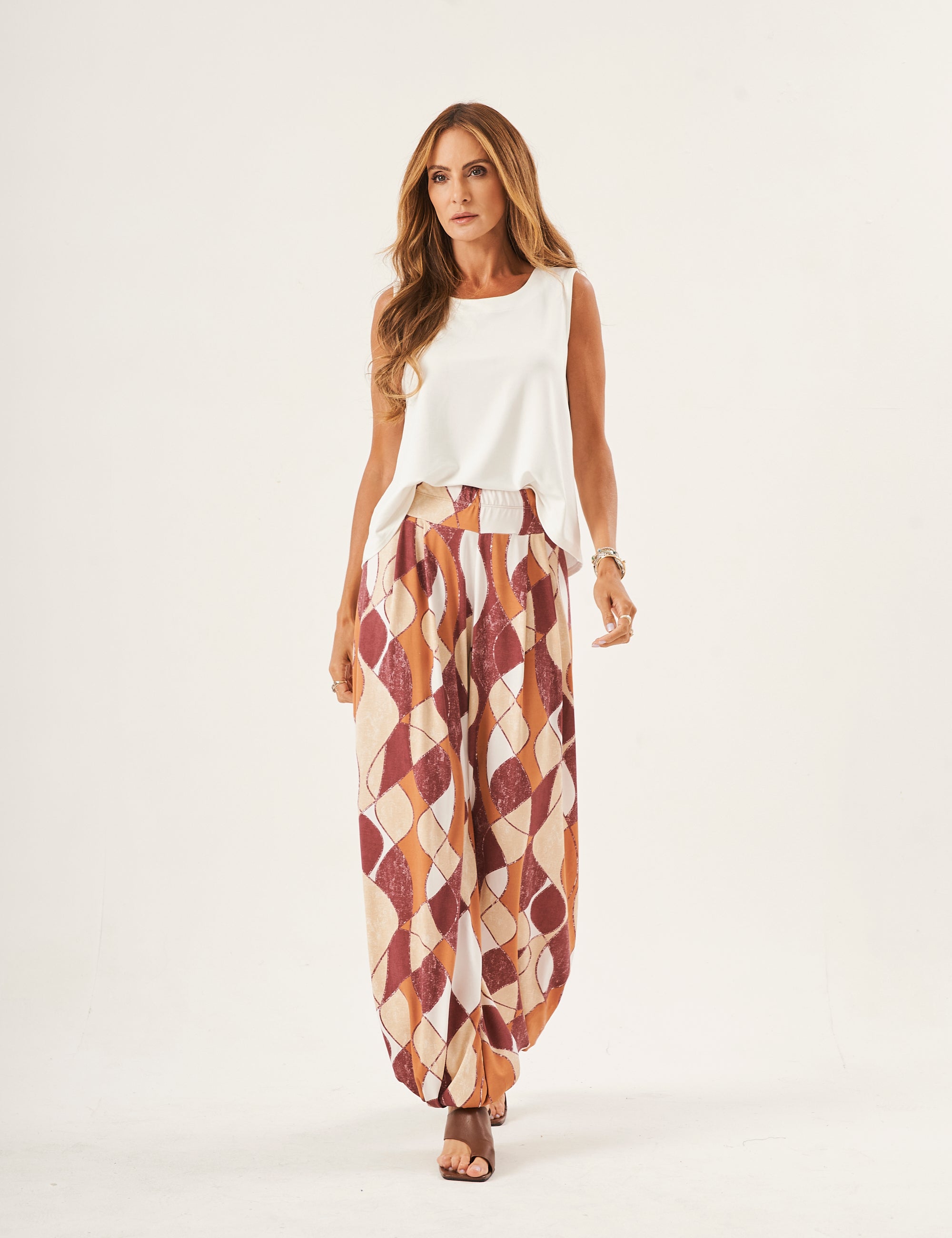 Conjunto Regata Ayla Off White e Calça Cecilia Estampa Malbec