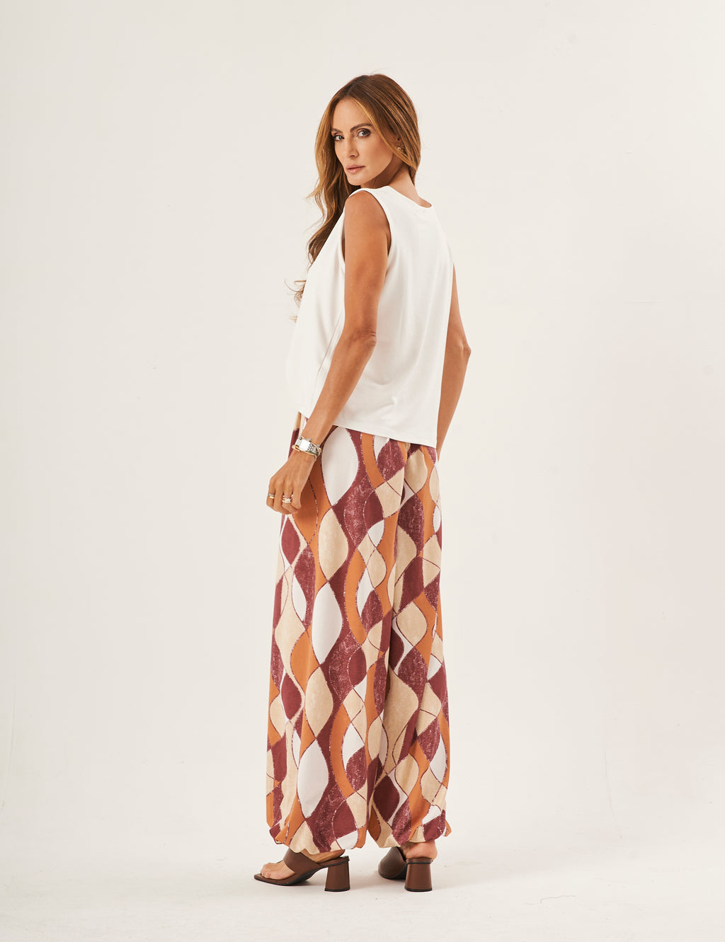 Conjunto Regata Ayla Off White e Calça Cecilia Estampa Malbec