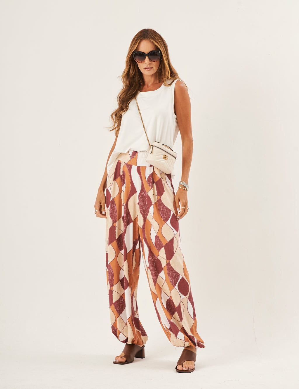 Conjunto Regata Ayla Off White e Calça Cecilia Estampa Malbec