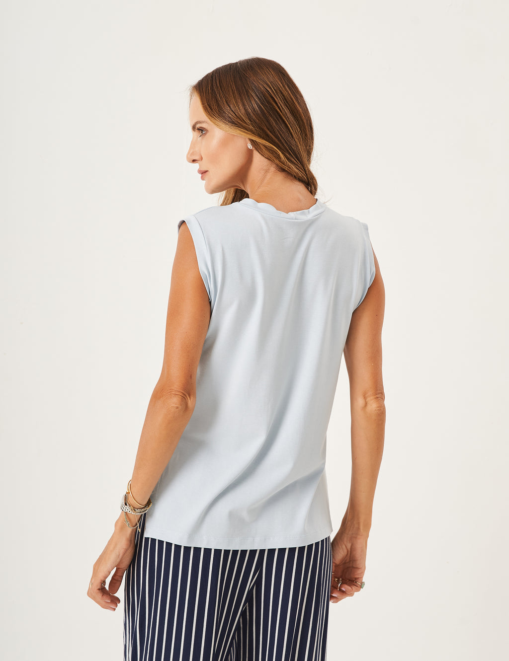Conjunto Regata Fendas Azul Céu e Calça Ella Azul Marinho