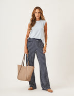 Conjunto Regata Fendas Azul Céu e Calça Ella Azul Marinho