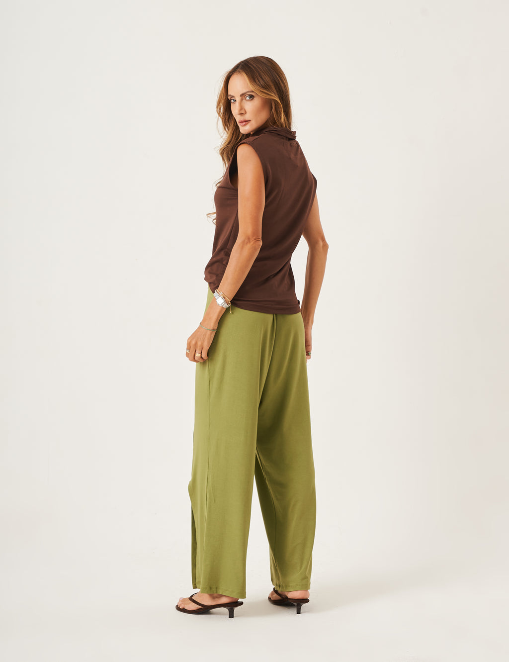 Conjunto Blusa Ayla Marrom e Calça Florence Verde Olivia