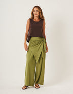 Conjunto Blusa Ayla Marrom e Calça Eva Verde Oliva