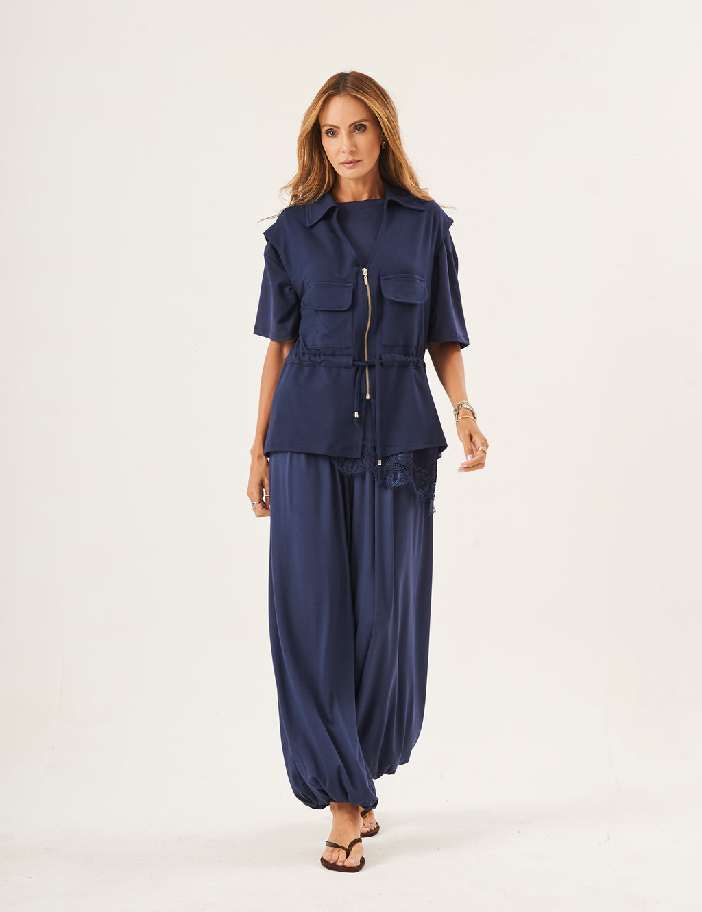 Trijunto Blusa Chiara Azul Calça Aladin Azul e Colete Havanna Azul