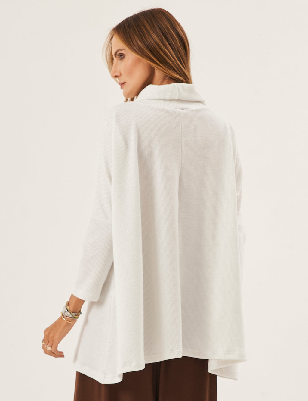 Blusa Portillo Gola Alta Off White com Brilho