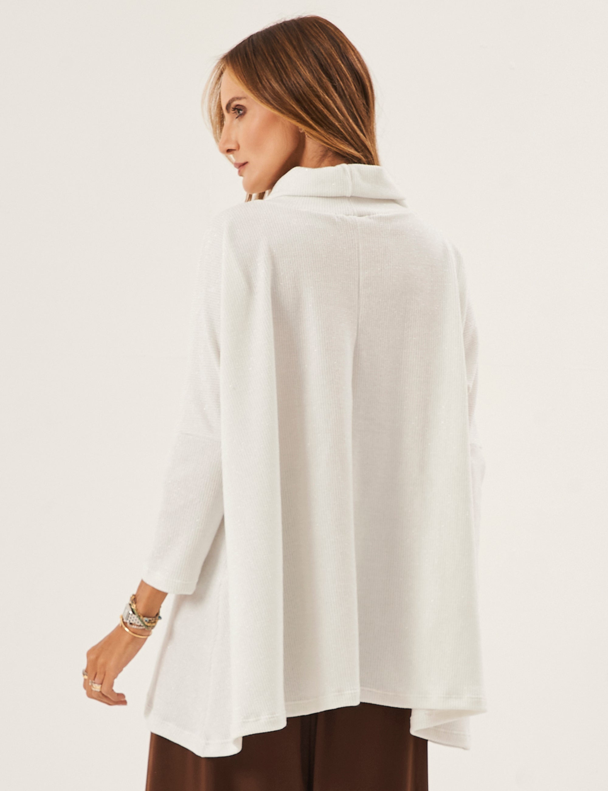 Blusa Portillo Gola Alta Off White com Brilho