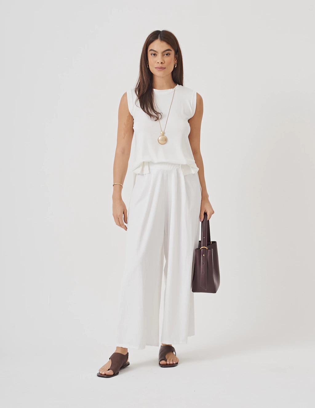 Calça Pantalona Cropped Vera em Malha Canelada Off white