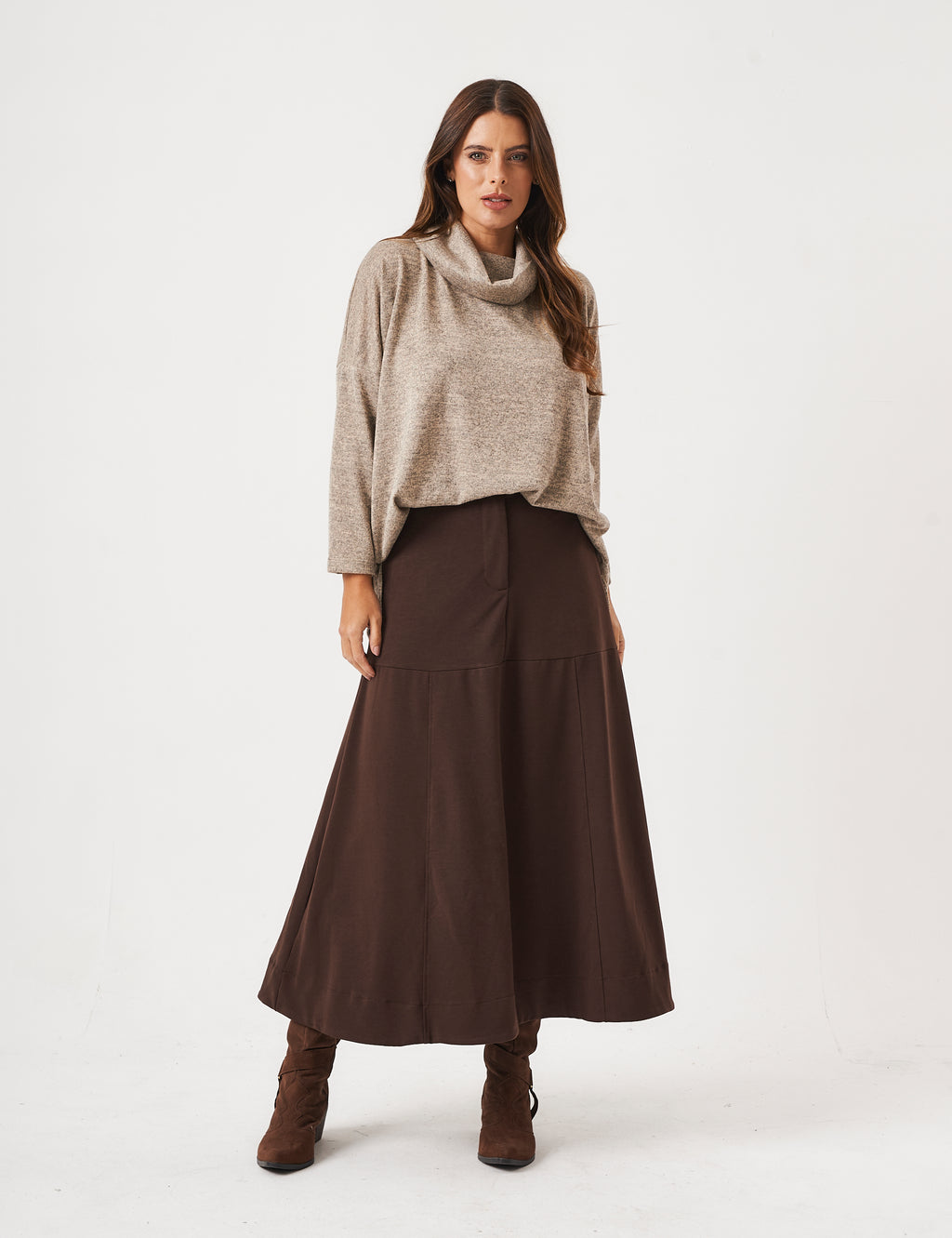 Conjunto Blusa Maya Bege e Saia Ayla Marrom