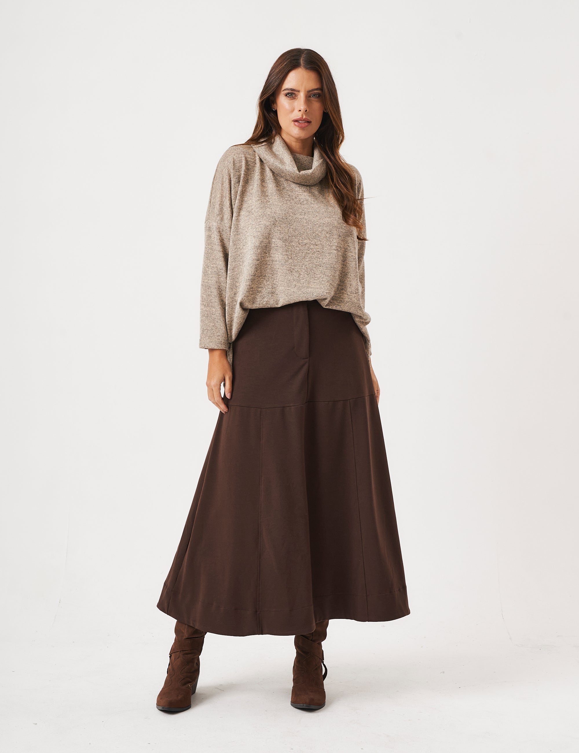 Conjunto Blusa Maya Bege e Saia Ayla Marrom