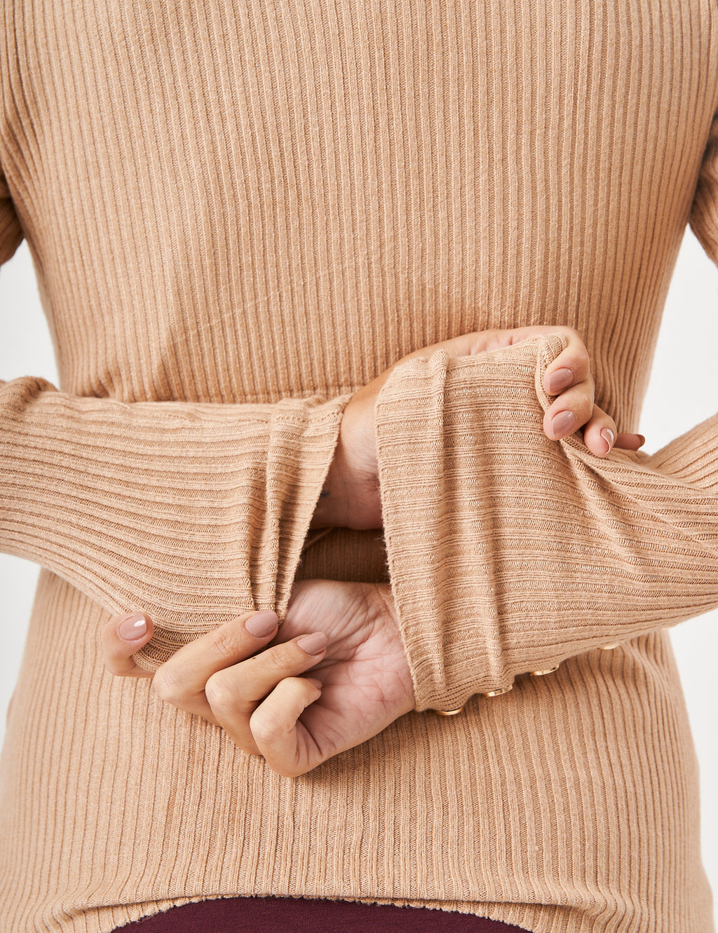 Tricot Bege Com Botões Dourados