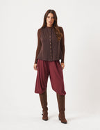 Trijunto Colete Melanie Marrom, Calça Aladin Malbec e Tricot MarromCom Botões Dourados
