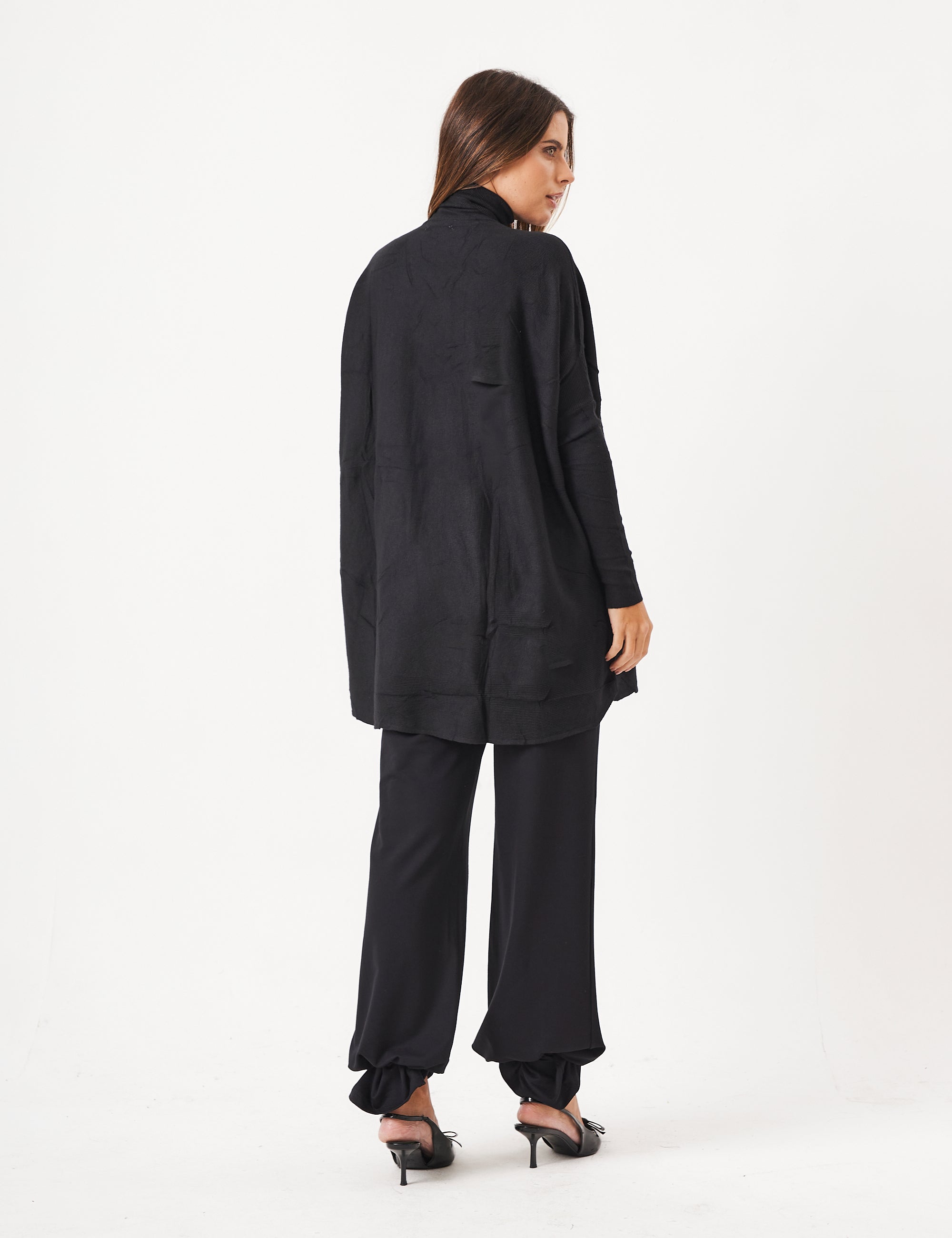 Blusa Tricot Gola Alta Oversized Preto