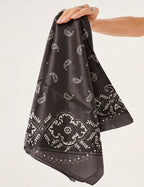 Lenço Estampado Mix Preto e Branco