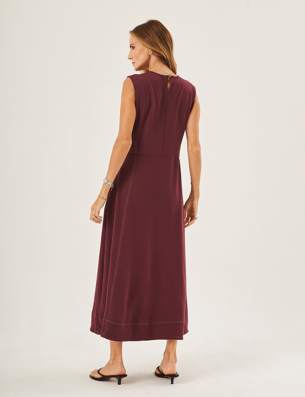 Vestido Pespontado Amelia Malbec