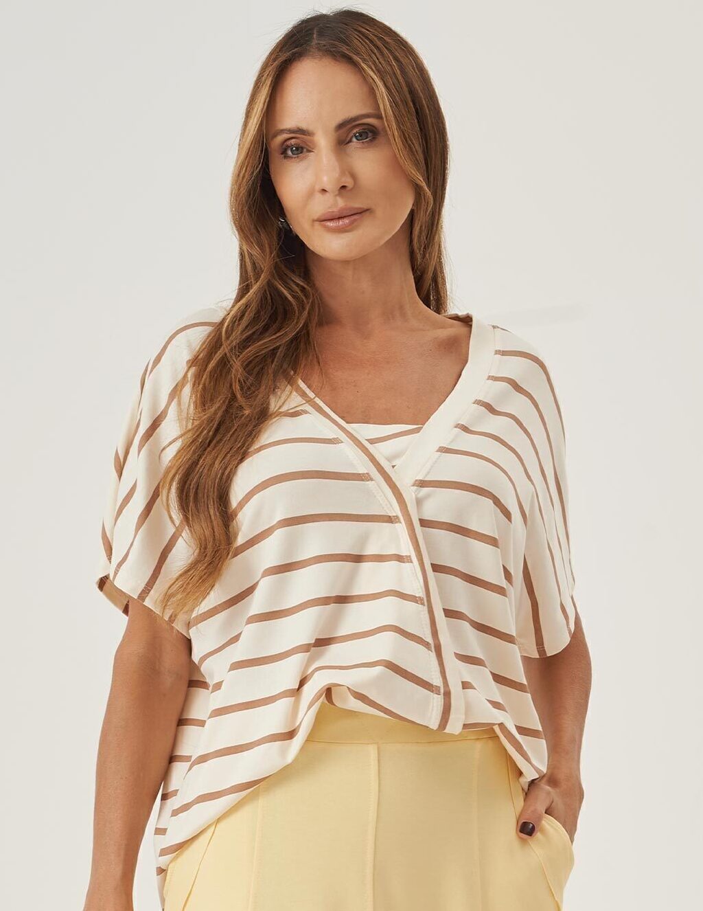 Blusa Transpassada Listras Bege
