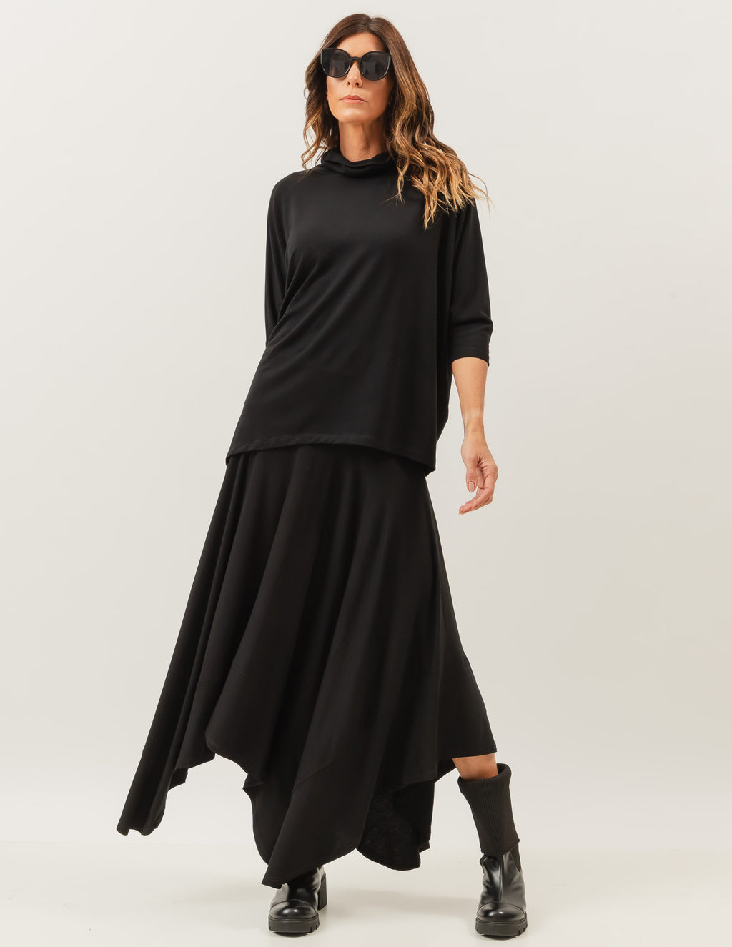 Conjunto Blusa Panamá Preta e Saia Midi Eloá Preta