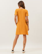 Vestido Curto com Bolso Mostarda