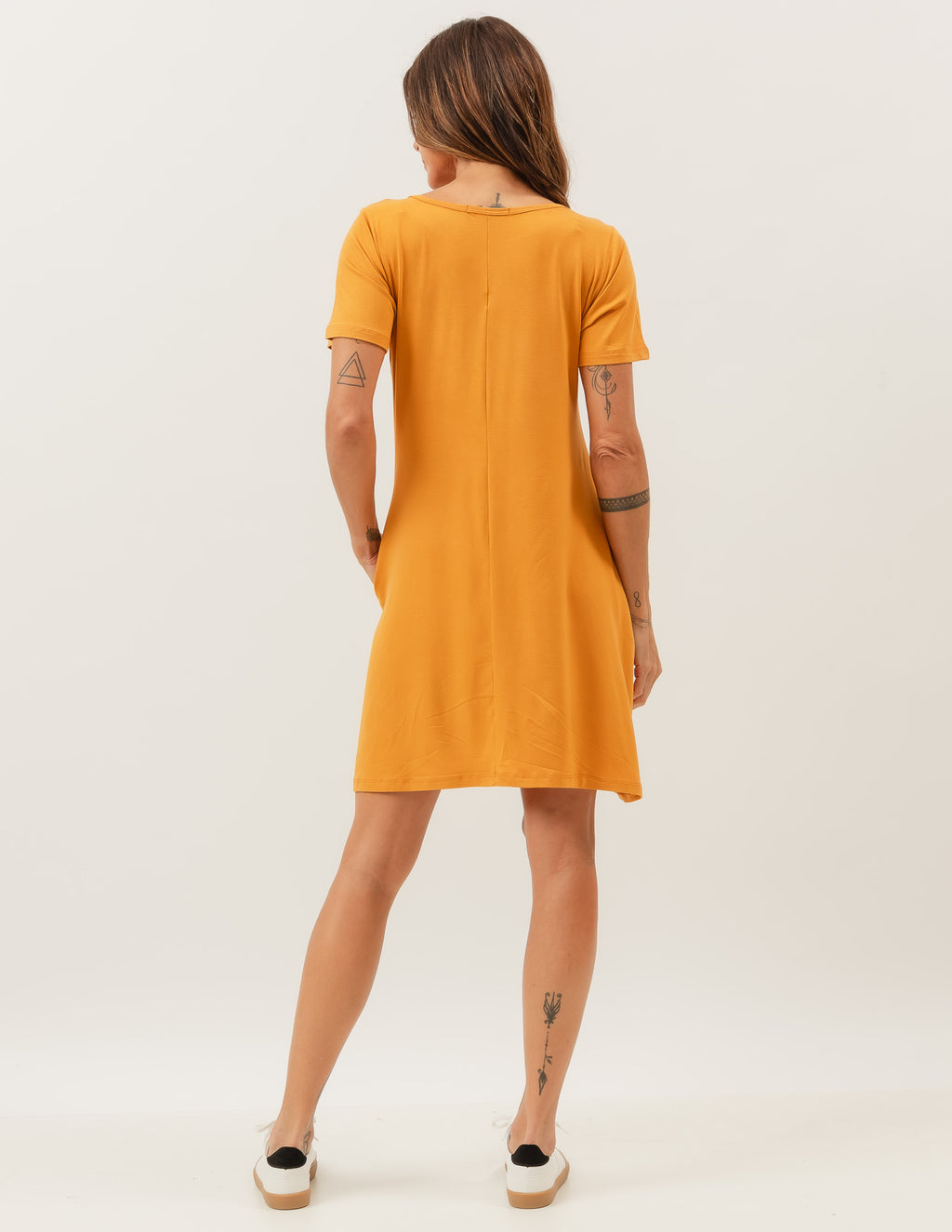 Vestido Curto com Bolso Mostarda