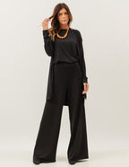 Trijunto Cardigan Longo Preto com Regata fendas preta e Calça Panamá Preta