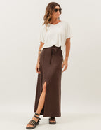 Conjunto Blusa Maria Off White e Saia Midi Valença Marrom