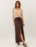 Conjunto Blusa Eva Bege e Saia Midi Valença Marrom