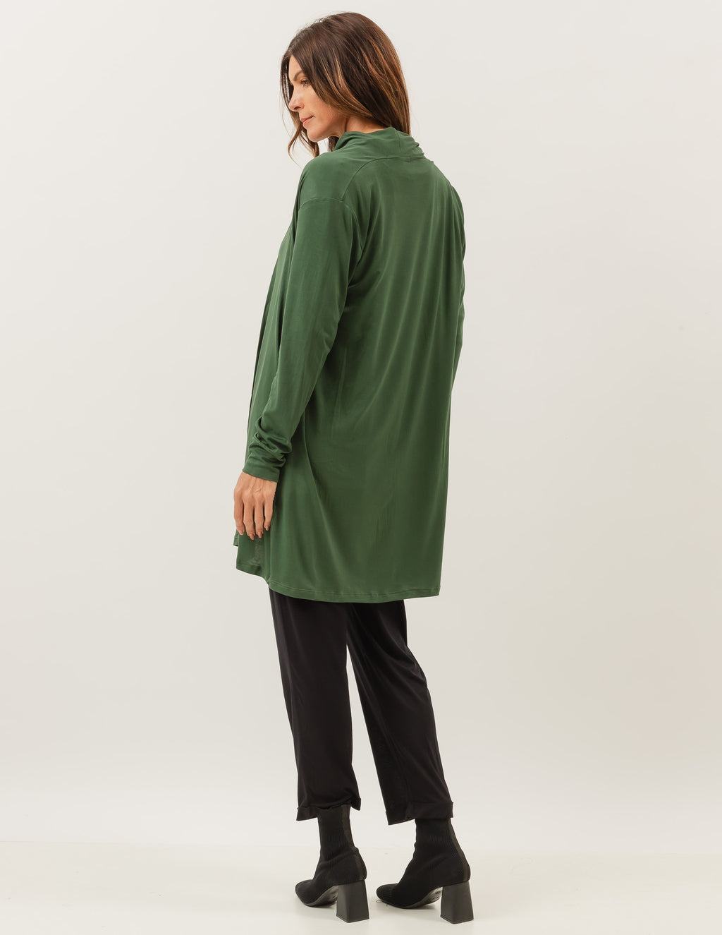 Trijunto Cardigan Verde Militar Blusa Gola Boba Mescla e Calça Preta Paris