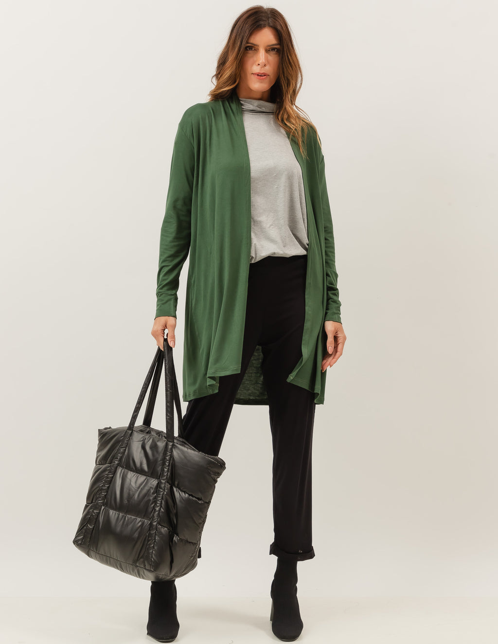 Trijunto Cardigan Verde Militar Blusa Gola Boba Mescla e Calça Preta Paris