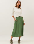 Conjunto Blusa Gola Careca Off White e Saia Midi Atenas Verde Militar