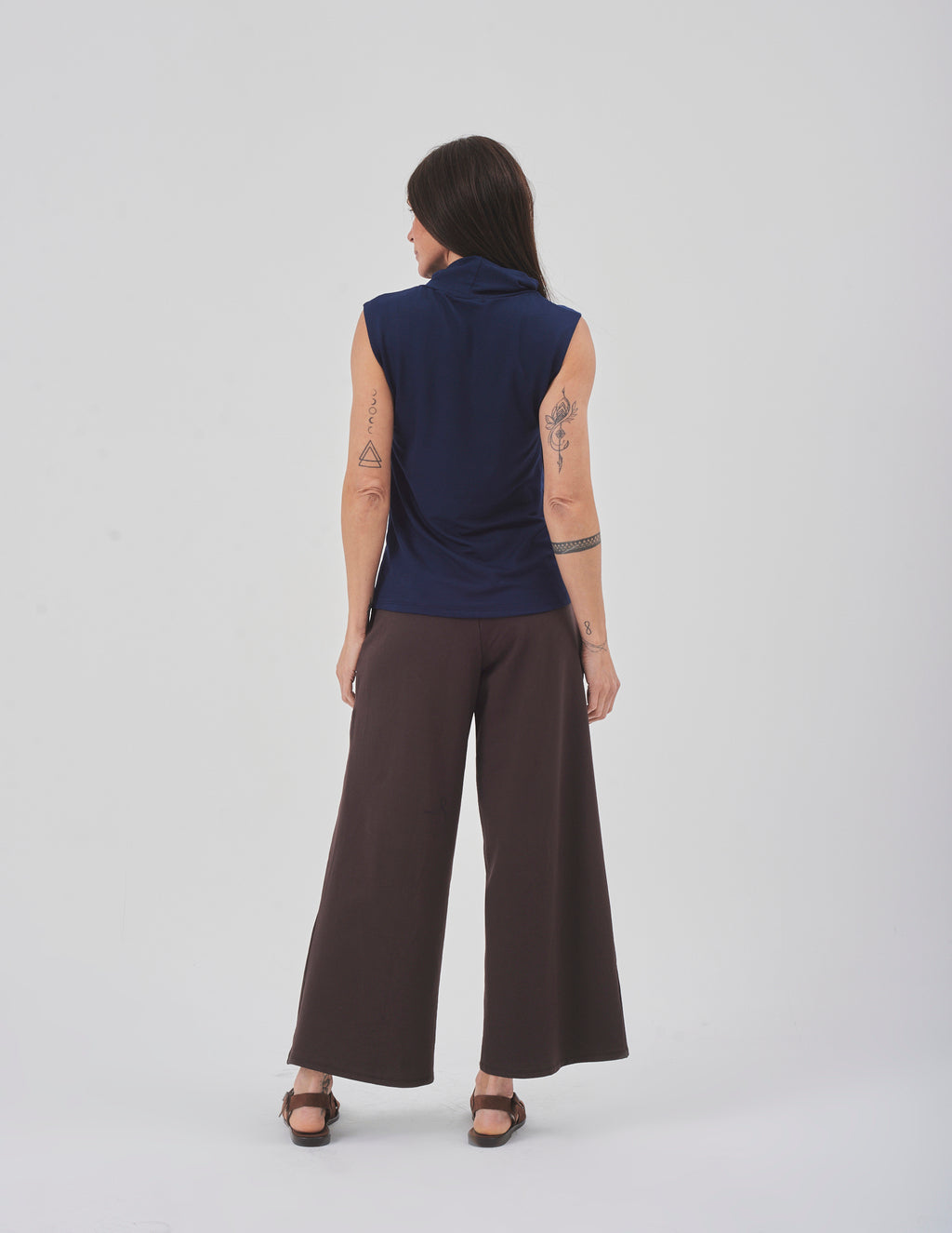 Conjunto Blusa Bárbara Marinho e Calça Marrom