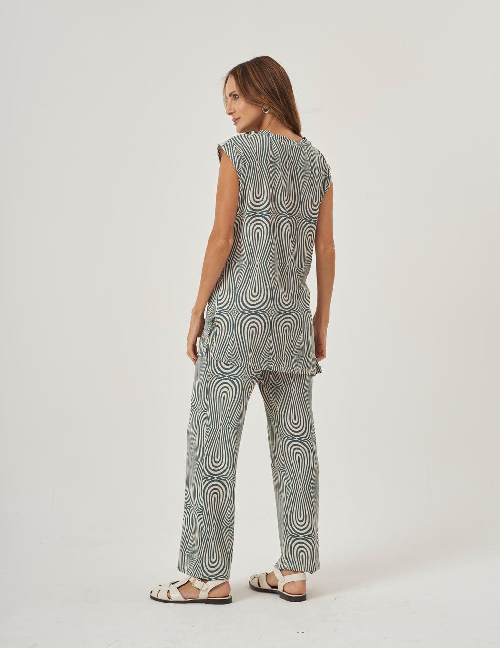 Conjunto Aisha Estampa Future