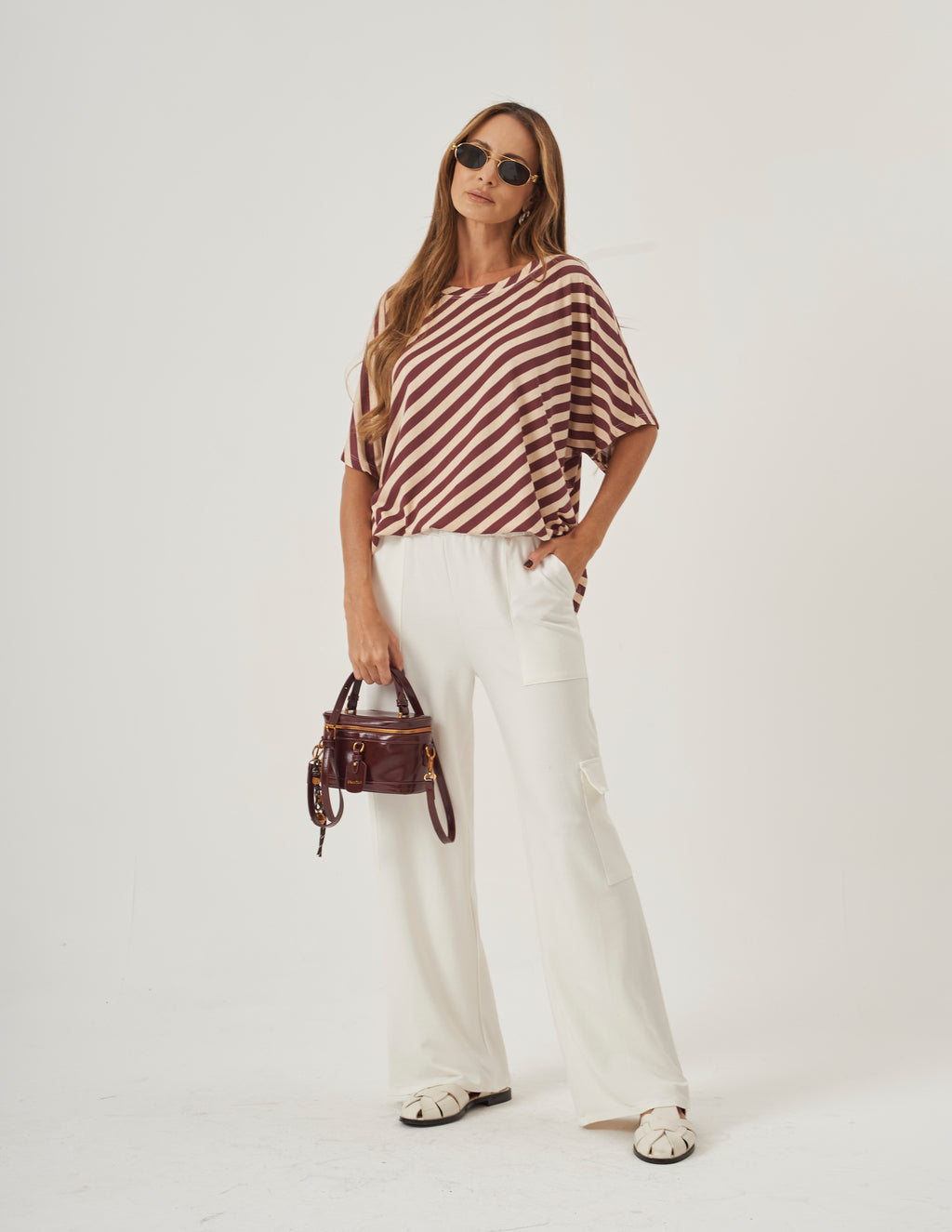 Conjunto Blusa Elisa Listrada Bordo e Calça Cargo Safira Off White