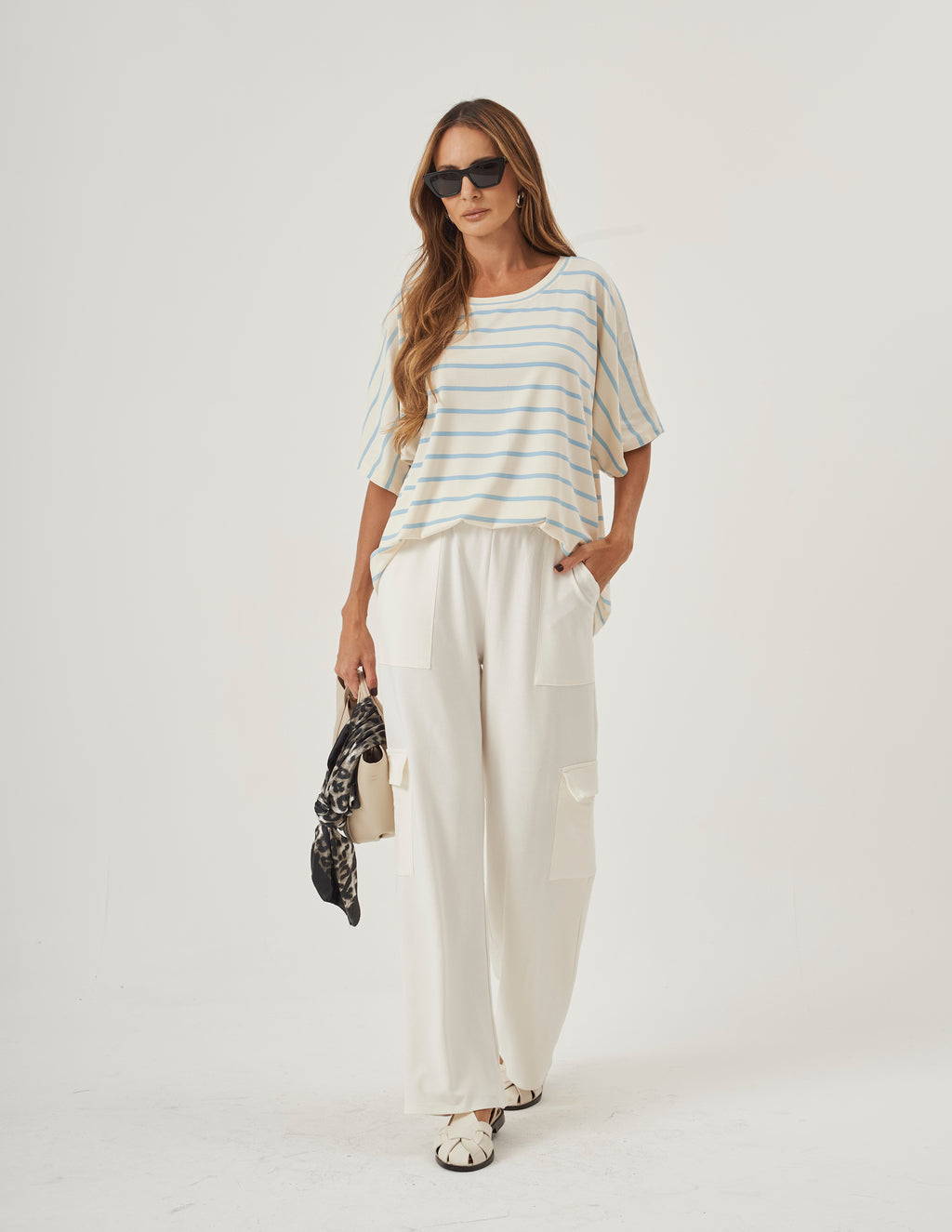 Conjunto Blusa Elisa Listras Azul Bebê e Calça Cargo Safira Off White