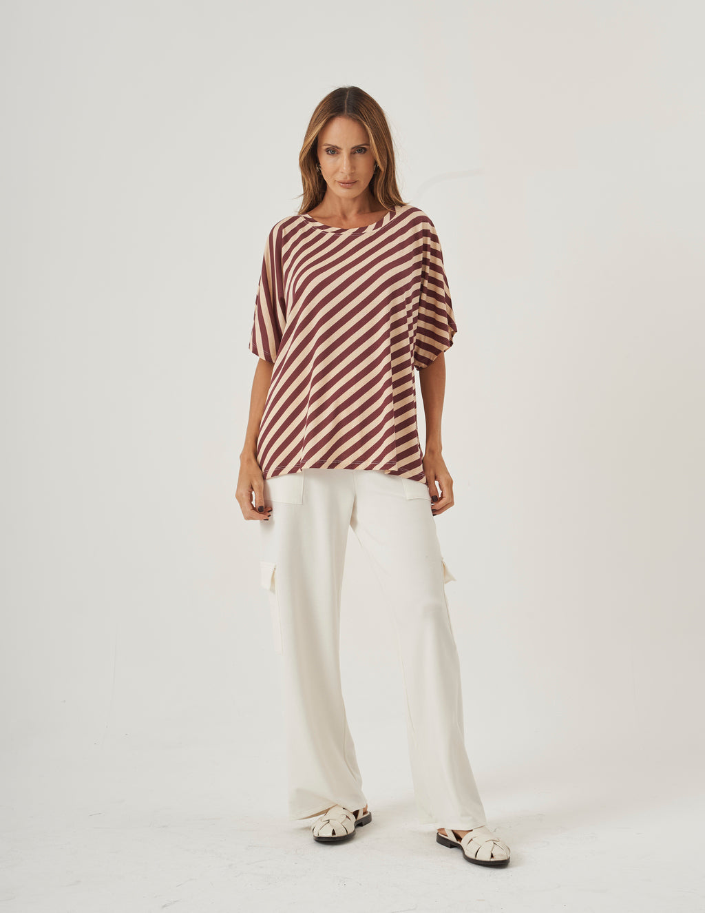 Conjunto Blusa Elisa Listrada Bordo e Calça Cargo Safira Off White