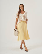 Conjunto Blusa Transpassada Listrada Bege e Saia Alessia Amarelo Manteiga