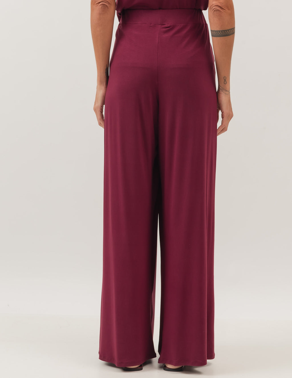 Conjunto Blusa Eva Bege e Calça Kimono Malbec