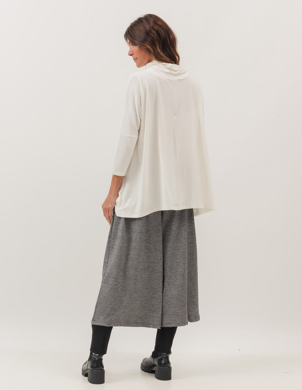 Conjunto Blusa Gola Boba Off White e Calça Monaco Mescla