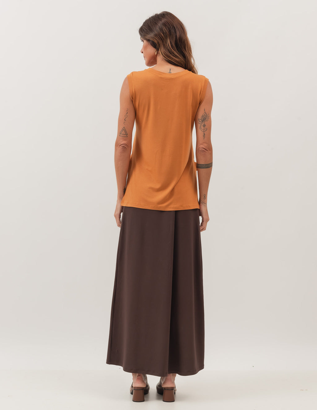 Blusa Regata Kimono Caramelo e Saia Midi Valença Marrom